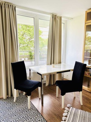 Stilvolle 1-Raum-Wohnung mit gehobener Innenausstattung mit Balkon und EBK in Oberschleißheim