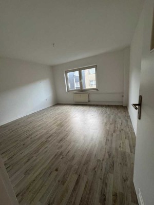 Renovierte Etagenwohnung in zentraler Lage