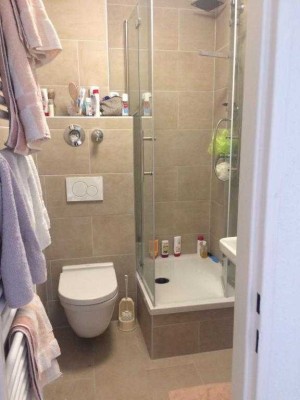 Vollständig renovierte 3-Zimmer-Dachgeschosswohnung mit EBK in Frankfurt, Rödelheim