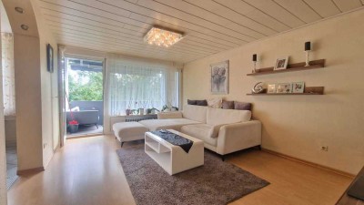 gepflegte 4 ZKB - Wohnung mit Balkon und Einbauküche in MA-Vogelstang zu  vermieten