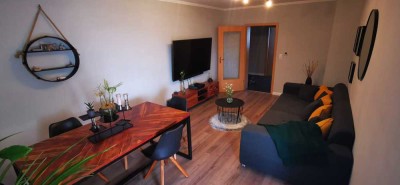 Gepflegte 3-Raum-Wohnung mit Balkonkraftwerk und Einbauküche in Altmannstein