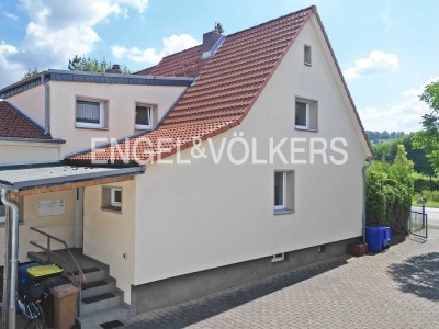 Solide und sanierte DHH mit viel Platz