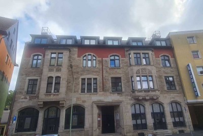 Sehr schöne 145 m² Wohnung auf einer Ebene mit Balkon