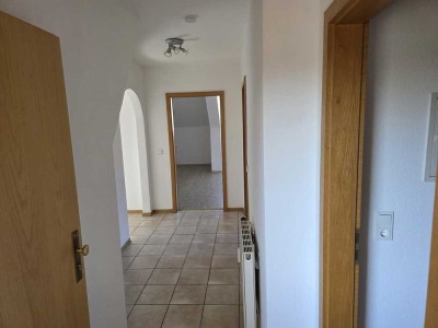 Schöne helle 3-Zimmer Wohnung im 2.OG. mit Stellplatz