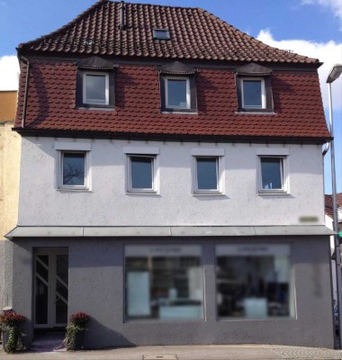 ZENTRALE STADTWOHNUNG MIT GARAGE - 5-Zi.-Maisonette-Whg., Dachterrasse in Kirchheim - 136-24