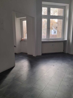 === 2 frisch renovierte Altbauwohnungen Nähe Nauwieser Viertel ===