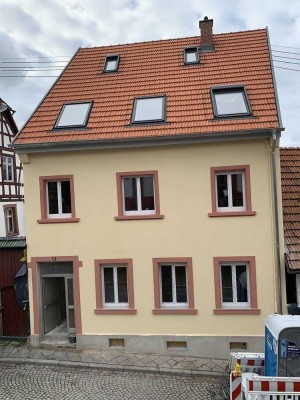 3,5-Zimmer Dachgeschoss-Wohnung inkl. Küche in kernsaniertem Altbau