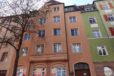 Helle 3-Zimmer Altbauwohnung mit Balkon