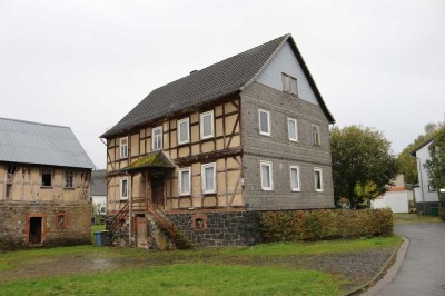 Objekt mit viel Potenzial in Galdenbach OT: Hofreite mit gr. Bauernhaus, Scheune und Nebengebäuden!