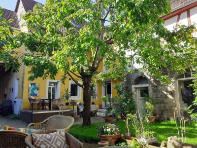 Das ideale Haus für eine Familien-WG! Drei- Generationenhaus im heimeligen Bechtolsheim