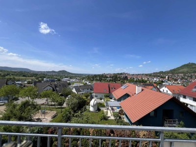 Stilvolle 2,5-Raum-Wohnung mit Balkon, Gallerie und Einbauküche in Eningen unter Achalm