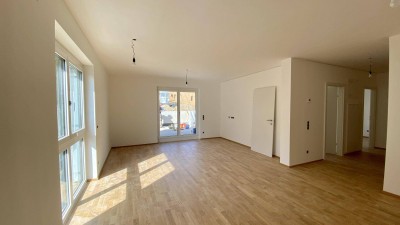 Neubau Erstbezug Ruhige Drei Zimmer Wohnung mit großer Terrasse