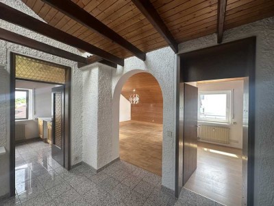 3-Zimmer-Dachgeschoss-Wohnung in bester und ruhiger Wohnlage
