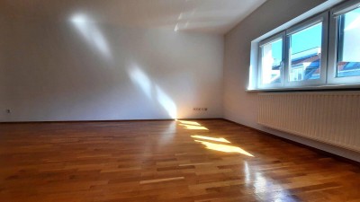 HELLIGKEIT-RUHE-GEMÜTLICHKEIT MIT BALKON