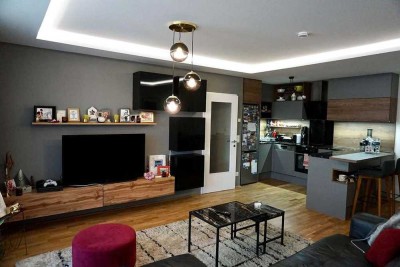 Schöne und vollständig renovierte 1,5-Zimmer-Wohnung mit Einbauküche in Eutin