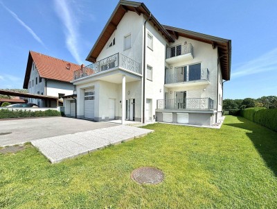 PLATZ FÜR MEHRERE GENERATIONEN I separat begehbare Wohneinheiten I grüner Fernblick I Balkone + Terrassen I 2 riesige Garagen