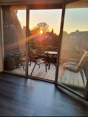 Geschmackvolle, gepflegte 2-Zimmer-Wohnung mit geh. Innenausstattung mit Balkon und EBK in Kayhude