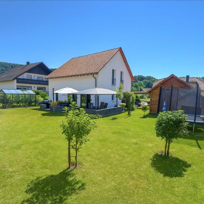 Wunderschönes EFH mit Garten, Küche und vielen extras