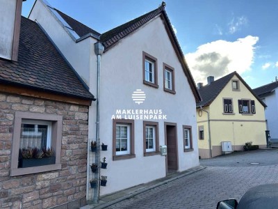Neuwertige Maisonettewohnung mit E-Ausweis "A" in idyllischer Lage mit zwei Garagen