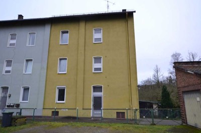 Dreifamilienhaus in 37632 Eschershausen