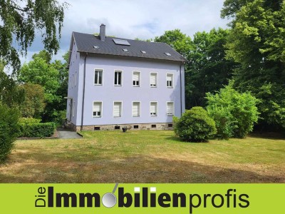 1361 - Repräsentatives Haus mit großem Grundstück in Hof