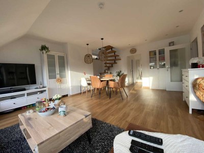 Lichtdurchflutete Dachgeschoss-Maisonettewohnung im Siepental