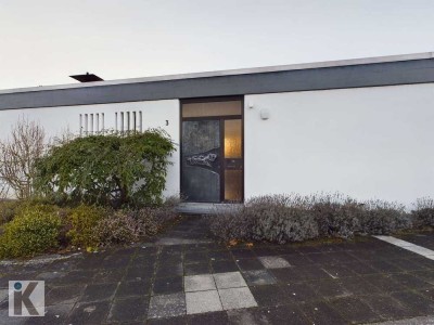 Einladender Bungalow mit Terrasse und charmanten Gartenflächen – Wohnen auf einer Ebene