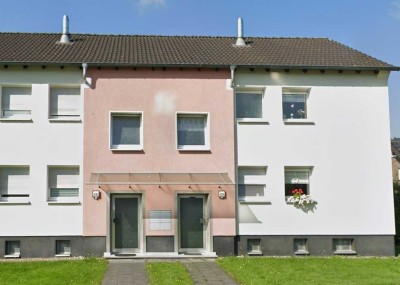 Gepflegte 2,5-Zimmer-Wohnung mit Garage & Möblierung