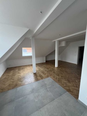 *ERSTBEZUG in Schleußig: MAISONETTE-WOHNUNG mit Loggia und Gäste-WC* WE 08