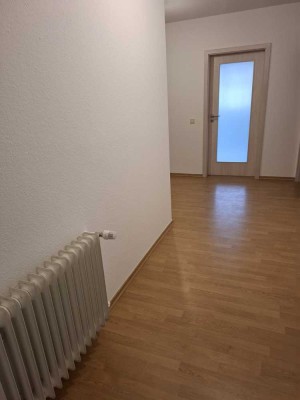 Freundliche 4-Zimmer-Wohnung mit neuer EBK und neuem Bad/Dusche/WC