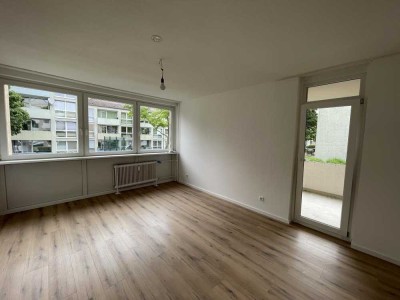 ~ Helle 3-Zimmerwohnung ** Balkon ** Frisch renoviert und einzugsbereit ~