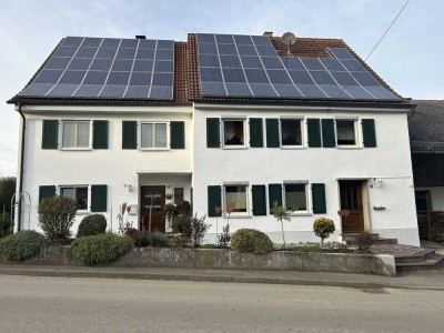 Großzügiges Anwesen mit 2 Doppelhaushälften, Maschinenhalle und Nebengebäude