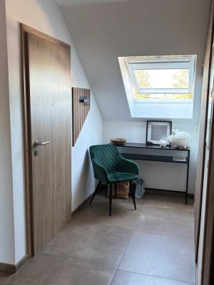 Helle 3-Zimmer-Dachgeschosswohnung mit Balkon, Einbauküche & Klimaanlage in Baden-Oos