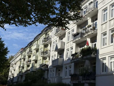 Charmante 2-Zimmer-Altbauwohnung mit Balkon in Eppendorf