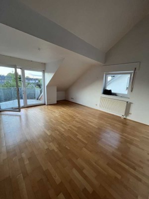 Attraktive und  renovierte 3 Zimmer Wohnung Kreuzau