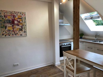 Teilmöblierte 3,5-Zimmer-Dachgeschosswohnung in Blankenese