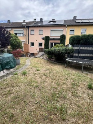 Reihenhaus in Essen-Stoppenberg mit Garten, Stellplätzen, Sauna & Photovoltaikanlage