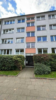 Lichtdurchflutete 3,5 Zimmer Wohnung im 2. OG mit Balkon in Rüttenscheid