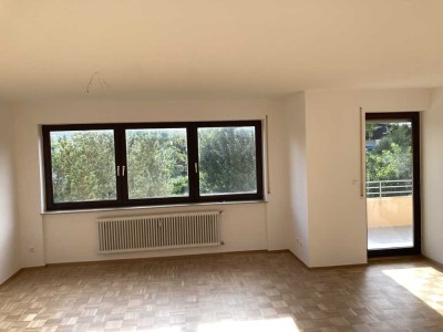 ruhige helle neu renovierte 3-Zimmerwohnung