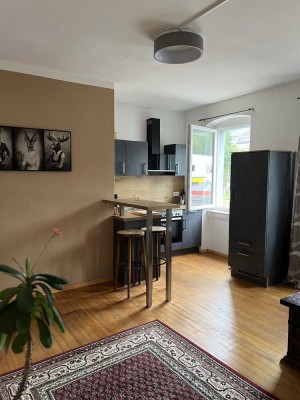 Zentral gelegene, gehobene Etagenwohnung mit Einbauküche und luxuriösem Badezimmer