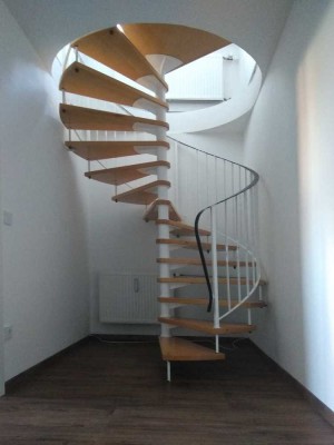 Modernisierte 3-Zimmer-Maisonette-Wohnung mit Terrasse+Garten
