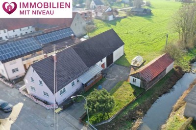 Familien und Pferdeliebhaber aufgepasst! Einfamilienhaus mit Stadel, Garagen und angrenzender Wiese!