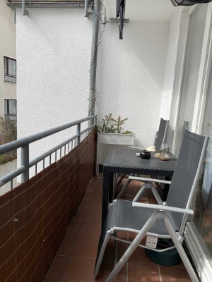 Lichtdurchflutete und großzügige 1-Zimmer-Wohnung mit sonnigem Südbalkon