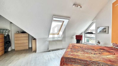 HELLE DACHGESCHOSS MAISONETTE MIT BALKON