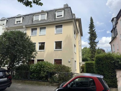 Wohnung im Dichterviertel mit Balkon und Gartenanteil
