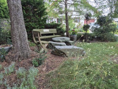 Barrierefreiheit in der Erstbezug Einliegerwohnung mit Einbauküche und 80 m² Terrasse/ Garten