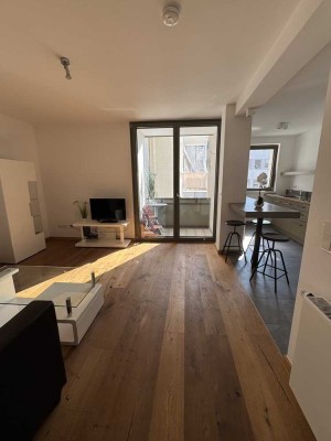 Möblierte 2-Zimmer-Wohnung mit gehobener Ausstattung – direkt am Frankfurter Römer