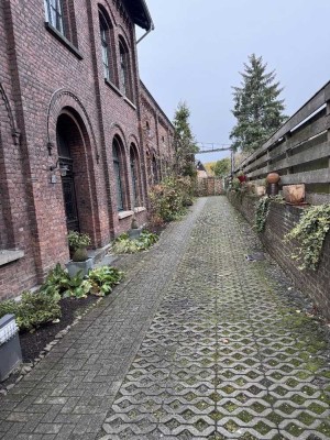 „Alte Weberei – Denkmal“
Haus im Haus - Maisonette-Wohnung mit Garten