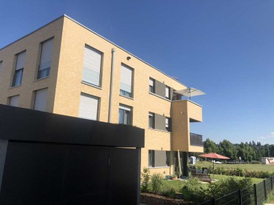 Lichtdurchflute 3-Raum-Dachgeschosswohnung mit Balkon, Einbauküche und TG-Stellplatz