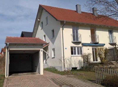 Provisionsfrei! Gepflegte Doppelhaushälfte in Altdorf